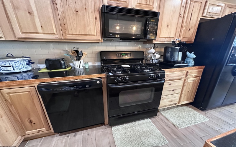 717 Lakeview Drive, Horner, West Virginia 26372, 4 Bedrooms Bedrooms, 7 Rooms Rooms,3 BathroomsBathrooms,Single Family Detached,For Sale,Lakeview,10159618