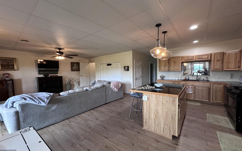 717 Lakeview Drive, Horner, West Virginia 26372, 4 Bedrooms Bedrooms, 7 Rooms Rooms,3 BathroomsBathrooms,Single Family Detached,For Sale,Lakeview,10159618