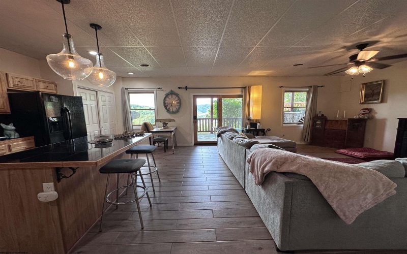 717 Lakeview Drive, Horner, West Virginia 26372, 4 Bedrooms Bedrooms, 7 Rooms Rooms,3 BathroomsBathrooms,Single Family Detached,For Sale,Lakeview,10159618