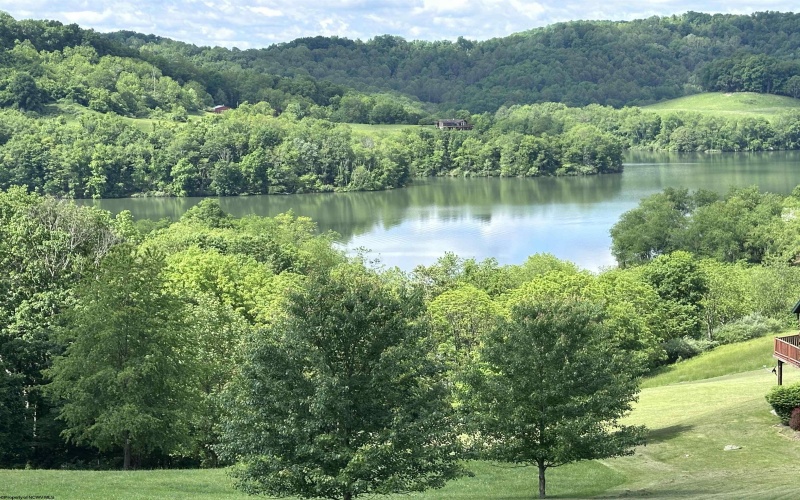 717 Lakeview Drive, Horner, West Virginia 26372, 4 Bedrooms Bedrooms, 7 Rooms Rooms,3 BathroomsBathrooms,Single Family Detached,For Sale,Lakeview,10159618