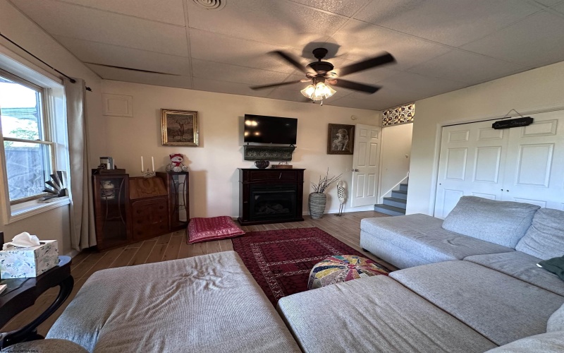 717 Lakeview Drive, Horner, West Virginia 26372, 4 Bedrooms Bedrooms, 7 Rooms Rooms,3 BathroomsBathrooms,Single Family Detached,For Sale,Lakeview,10159618