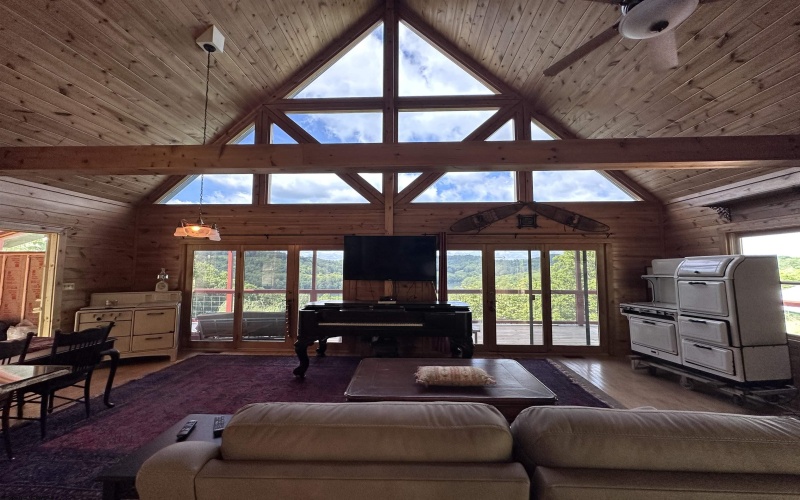 717 Lakeview Drive, Horner, West Virginia 26372, 4 Bedrooms Bedrooms, 7 Rooms Rooms,3 BathroomsBathrooms,Single Family Detached,For Sale,Lakeview,10159618