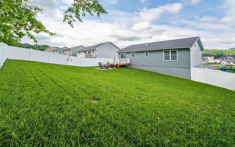 53 Friend Drive, Morgantown, West Virginia 26508, 3 Bedrooms Bedrooms, 6 Rooms Rooms,2 BathroomsBathrooms,Single Family Detached,For Sale,Friend,10159617