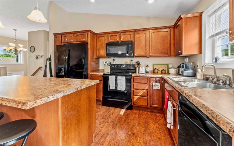 53 Friend Drive, Morgantown, West Virginia 26508, 3 Bedrooms Bedrooms, 6 Rooms Rooms,2 BathroomsBathrooms,Single Family Detached,For Sale,Friend,10159617