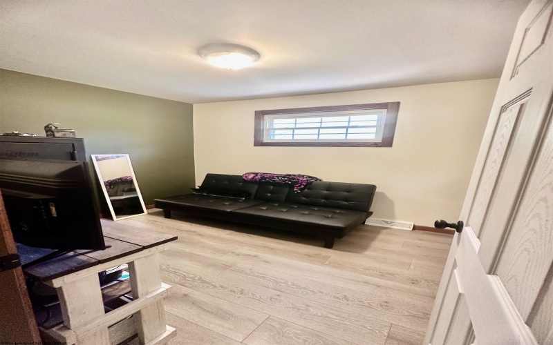1829 Crooked Run Road, Clarksburg, West Virginia 26301, 3 Bedrooms Bedrooms, 5 Rooms Rooms,1 BathroomBathrooms,Single Family Detached,For Sale,Crooked Run,10159619