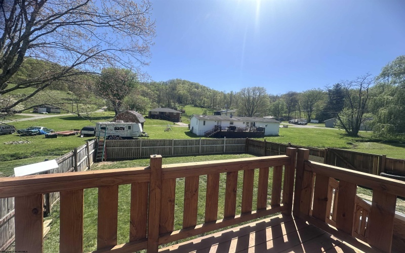 1829 Crooked Run Road, Clarksburg, West Virginia 26301, 3 Bedrooms Bedrooms, 5 Rooms Rooms,1 BathroomBathrooms,Single Family Detached,For Sale,Crooked Run,10159619
