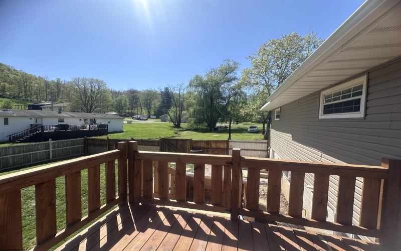 1829 Crooked Run Road, Clarksburg, West Virginia 26301, 3 Bedrooms Bedrooms, 5 Rooms Rooms,1 BathroomBathrooms,Single Family Detached,For Sale,Crooked Run,10159619