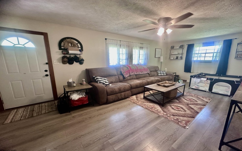 1829 Crooked Run Road, Clarksburg, West Virginia 26301, 3 Bedrooms Bedrooms, 5 Rooms Rooms,1 BathroomBathrooms,Single Family Detached,For Sale,Crooked Run,10159619