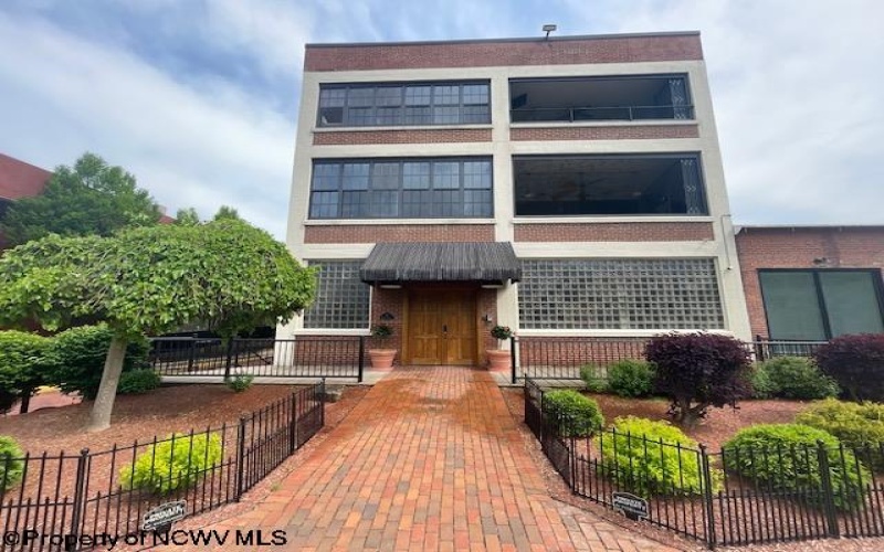 75 Wharf Street, Morgantown, West Virginia 26501, 3 Bedrooms Bedrooms, 8 Rooms Rooms,3 BathroomsBathrooms,Single Family Attached,For Sale,Wharf,10159612