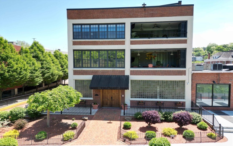 75 Wharf Street, Morgantown, West Virginia 26501, 3 Bedrooms Bedrooms, 8 Rooms Rooms,3 BathroomsBathrooms,Single Family Attached,For Sale,Wharf,10159612