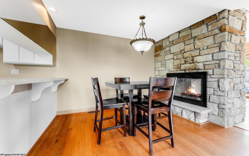 405 Lakeview Estates, Morgantown, West Virginia 26508, 2 Bedrooms Bedrooms, 7 Rooms Rooms,3 BathroomsBathrooms,Single Family Attached,For Sale,Lakeview,10159614