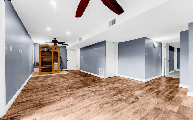 405 Lakeview Estates, Morgantown, West Virginia 26508, 2 Bedrooms Bedrooms, 7 Rooms Rooms,3 BathroomsBathrooms,Single Family Attached,For Sale,Lakeview,10159614