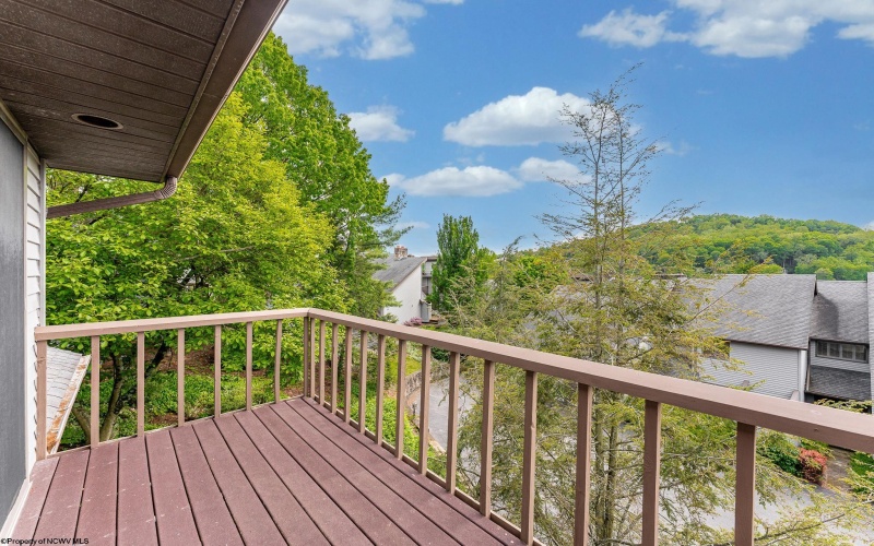 405 Lakeview Estates, Morgantown, West Virginia 26508, 2 Bedrooms Bedrooms, 7 Rooms Rooms,3 BathroomsBathrooms,Single Family Attached,For Sale,Lakeview,10159614