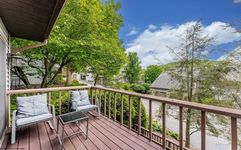 405 Lakeview Estates, Morgantown, West Virginia 26508, 2 Bedrooms Bedrooms, 7 Rooms Rooms,3 BathroomsBathrooms,Single Family Attached,For Sale,Lakeview,10159614