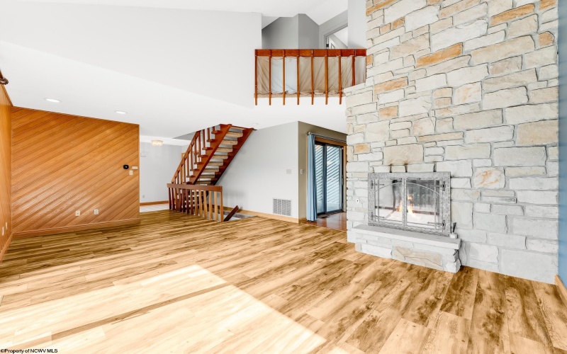 405 Lakeview Estates, Morgantown, West Virginia 26508, 2 Bedrooms Bedrooms, 7 Rooms Rooms,3 BathroomsBathrooms,Single Family Attached,For Sale,Lakeview,10159614