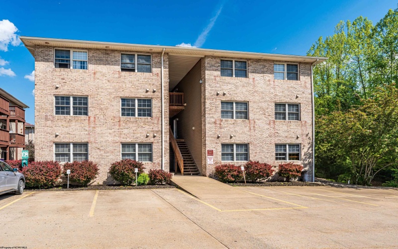 233 Creekside Drive, Morgantown, West Virginia 26508, 1 Bedroom Bedrooms, 3 Rooms Rooms,1 BathroomBathrooms,Single Family Attached,For Sale,Creekside,10159620