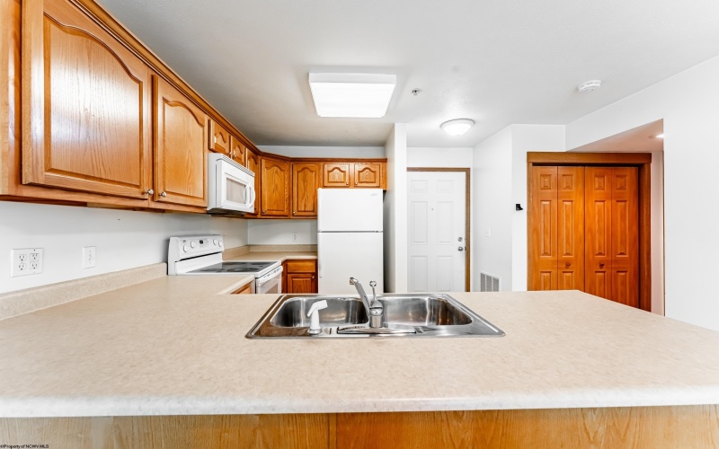 233 Creekside Drive, Morgantown, West Virginia 26508, 1 Bedroom Bedrooms, 3 Rooms Rooms,1 BathroomBathrooms,Single Family Attached,For Sale,Creekside,10159620