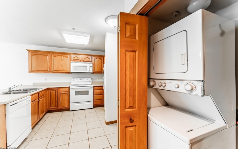 233 Creekside Drive, Morgantown, West Virginia 26508, 1 Bedroom Bedrooms, 3 Rooms Rooms,1 BathroomBathrooms,Single Family Attached,For Sale,Creekside,10159620