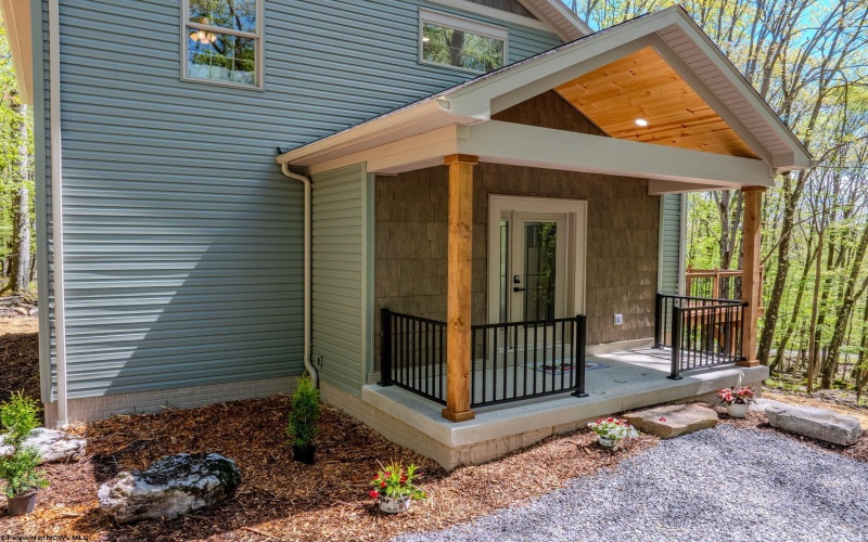 96 Woodbine Drive, Terra Alta, West Virginia 26764, 3 Bedrooms Bedrooms, 8 Rooms Rooms,3 BathroomsBathrooms,Single Family Detached,For Sale,Woodbine,10159641