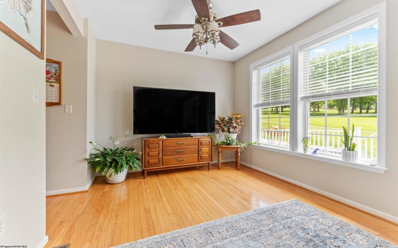 430 Saint Andrews Drive, Morgantown, West Virginia 26508, 3 Bedrooms Bedrooms, 8 Rooms Rooms,2 BathroomsBathrooms,Single Family Attached,For Sale,Saint Andrews,10159637