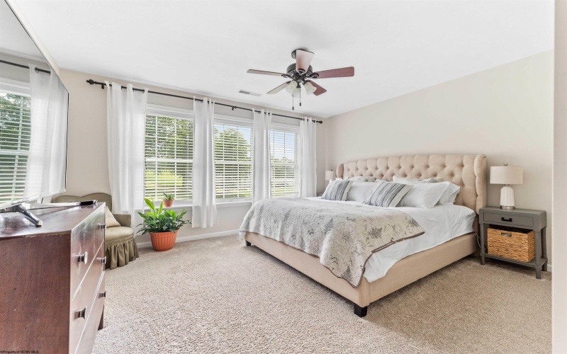 430 Saint Andrews Drive, Morgantown, West Virginia 26508, 3 Bedrooms Bedrooms, 8 Rooms Rooms,2 BathroomsBathrooms,Single Family Attached,For Sale,Saint Andrews,10159637