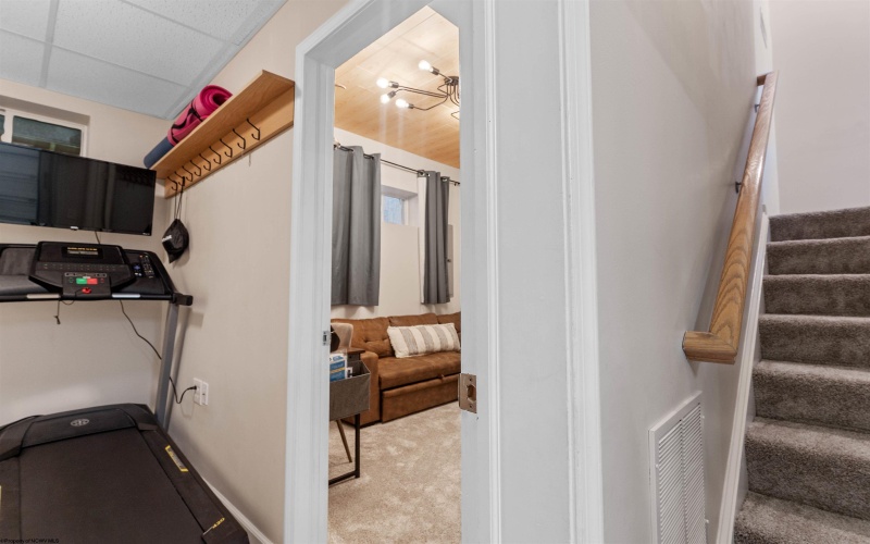 430 Saint Andrews Drive, Morgantown, West Virginia 26508, 3 Bedrooms Bedrooms, 8 Rooms Rooms,2 BathroomsBathrooms,Single Family Attached,For Sale,Saint Andrews,10159637