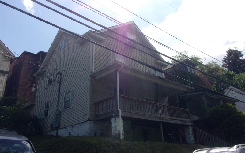 574 Pennsylvania Avenue, Morgantown, West Virginia 26501, ,Multi-unit/income,For Sale,Pennsylvania,10159631