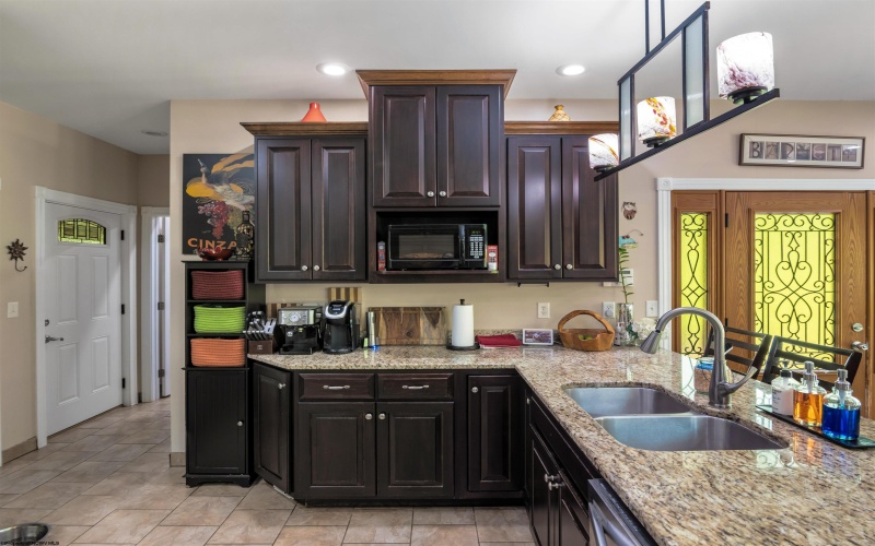 40 Briarwood Drive, Elkins, West Virginia 26241, 3 Bedrooms Bedrooms, 8 Rooms Rooms,3 BathroomsBathrooms,Single Family Detached,For Sale,Briarwood,10159630
