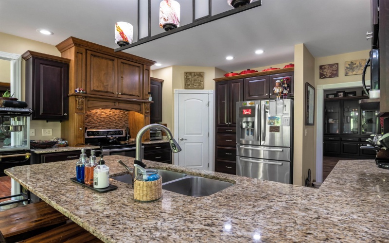 40 Briarwood Drive, Elkins, West Virginia 26241, 3 Bedrooms Bedrooms, 8 Rooms Rooms,3 BathroomsBathrooms,Single Family Detached,For Sale,Briarwood,10159630