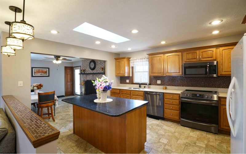 213 Forest Drive, Bridgeport, West Virginia 26330, 3 Bedrooms Bedrooms, 5 Rooms Rooms,2 BathroomsBathrooms,Single Family Detached,For Sale,Forest,10159632