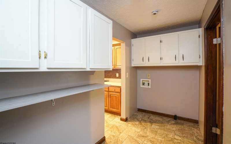 213 Forest Drive, Bridgeport, West Virginia 26330, 3 Bedrooms Bedrooms, 5 Rooms Rooms,2 BathroomsBathrooms,Single Family Detached,For Sale,Forest,10159632