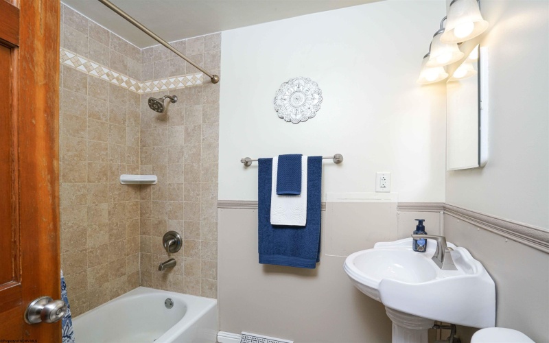 213 Forest Drive, Bridgeport, West Virginia 26330, 3 Bedrooms Bedrooms, 5 Rooms Rooms,2 BathroomsBathrooms,Single Family Detached,For Sale,Forest,10159632