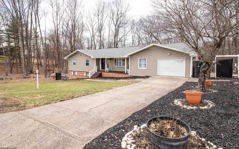213 Forest Drive, Bridgeport, West Virginia 26330, 3 Bedrooms Bedrooms, 5 Rooms Rooms,2 BathroomsBathrooms,Single Family Detached,For Sale,Forest,10159632
