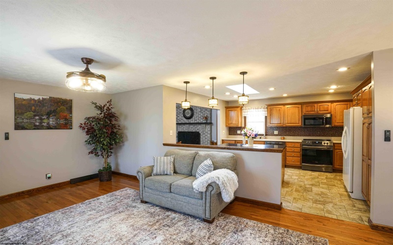 213 Forest Drive, Bridgeport, West Virginia 26330, 3 Bedrooms Bedrooms, 5 Rooms Rooms,2 BathroomsBathrooms,Single Family Detached,For Sale,Forest,10159632