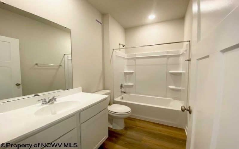 815 Bogey Lane, Maidsville, West Virginia 26541, 3 Bedrooms Bedrooms, 6 Rooms Rooms,2 BathroomsBathrooms,Single Family Detached,For Sale,Bogey,10159628