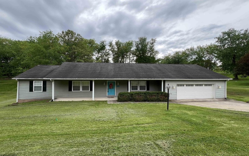 151 Raintree Boulevard, Bridgeport, West Virginia 26330, 3 Bedrooms Bedrooms, 10 Rooms Rooms,3 BathroomsBathrooms,Single Family Detached,For Sale,Raintree,10159624