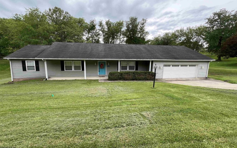 151 Raintree Boulevard, Bridgeport, West Virginia 26330, 3 Bedrooms Bedrooms, 10 Rooms Rooms,3 BathroomsBathrooms,Single Family Detached,For Sale,Raintree,10159624