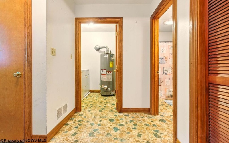 737 Summit Park Avenue, Clarksburg, West Virginia 26301, 3 Bedrooms Bedrooms, 8 Rooms Rooms,2 BathroomsBathrooms,Single Family Detached,For Sale,Summit Park,10159635