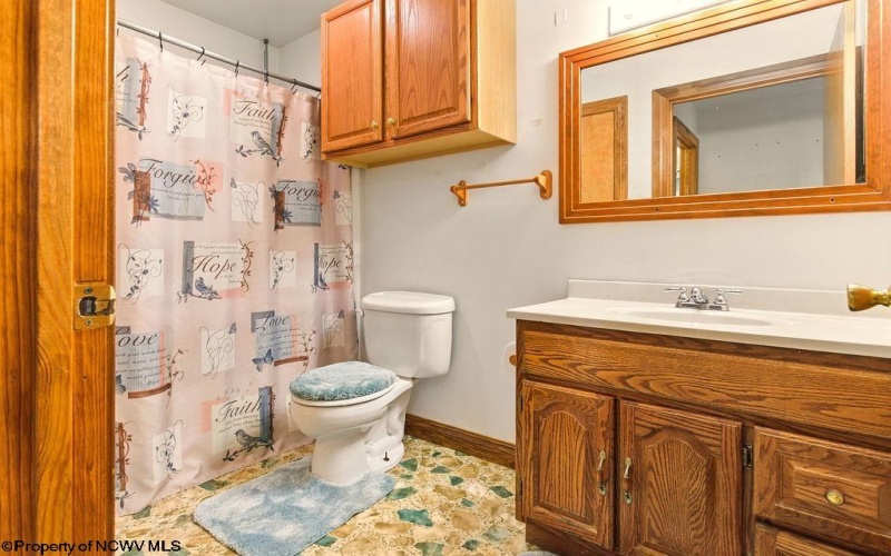 737 Summit Park Avenue, Clarksburg, West Virginia 26301, 3 Bedrooms Bedrooms, 8 Rooms Rooms,2 BathroomsBathrooms,Single Family Detached,For Sale,Summit Park,10159635