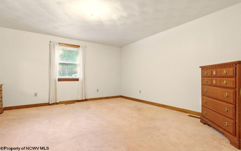 737 Summit Park Avenue, Clarksburg, West Virginia 26301, 3 Bedrooms Bedrooms, 8 Rooms Rooms,2 BathroomsBathrooms,Single Family Detached,For Sale,Summit Park,10159635