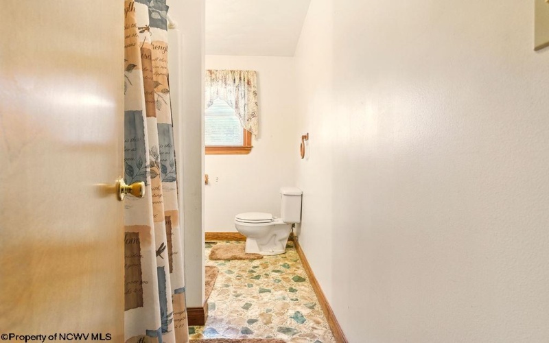 737 Summit Park Avenue, Clarksburg, West Virginia 26301, 3 Bedrooms Bedrooms, 8 Rooms Rooms,2 BathroomsBathrooms,Single Family Detached,For Sale,Summit Park,10159635