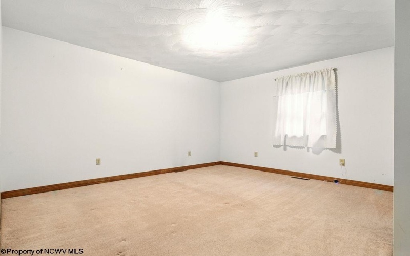 737 Summit Park Avenue, Clarksburg, West Virginia 26301, 3 Bedrooms Bedrooms, 8 Rooms Rooms,2 BathroomsBathrooms,Single Family Detached,For Sale,Summit Park,10159635