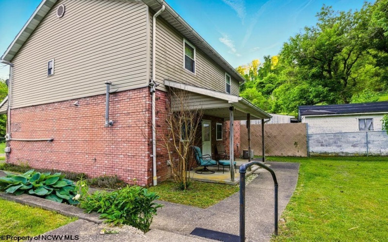 737 Summit Park Avenue, Clarksburg, West Virginia 26301, 3 Bedrooms Bedrooms, 8 Rooms Rooms,2 BathroomsBathrooms,Single Family Detached,For Sale,Summit Park,10159635