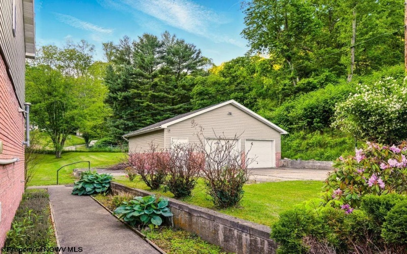 737 Summit Park Avenue, Clarksburg, West Virginia 26301, 3 Bedrooms Bedrooms, 8 Rooms Rooms,2 BathroomsBathrooms,Single Family Detached,For Sale,Summit Park,10159635
