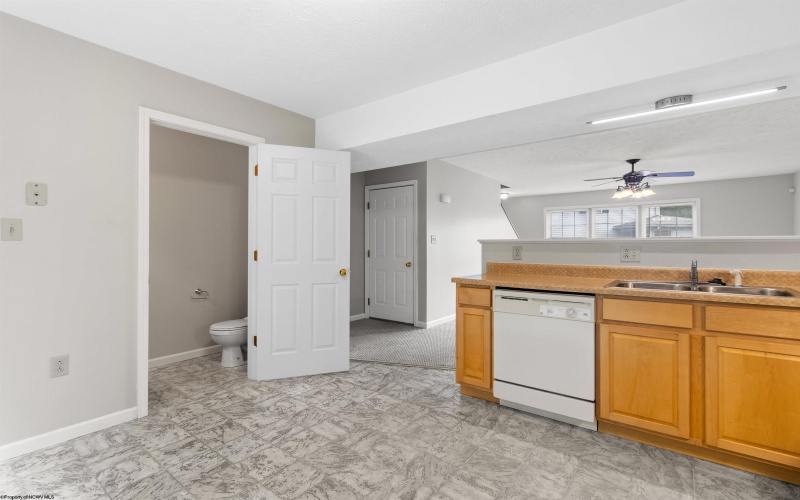 10 Pineview Place, Morgantown, West Virginia 26505, 2 Bedrooms Bedrooms, 4 Rooms Rooms,2 BathroomsBathrooms,Single Family Attached,For Sale,Pineview,10159650