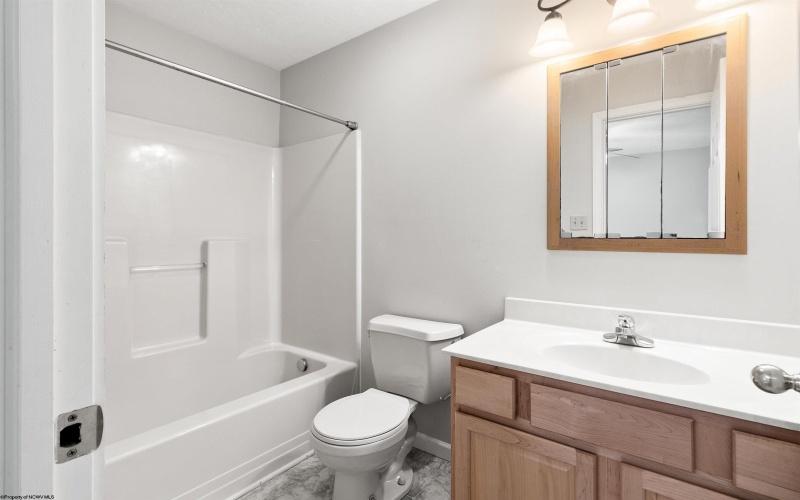 10 Pineview Place, Morgantown, West Virginia 26505, 2 Bedrooms Bedrooms, 4 Rooms Rooms,2 BathroomsBathrooms,Single Family Attached,For Sale,Pineview,10159650