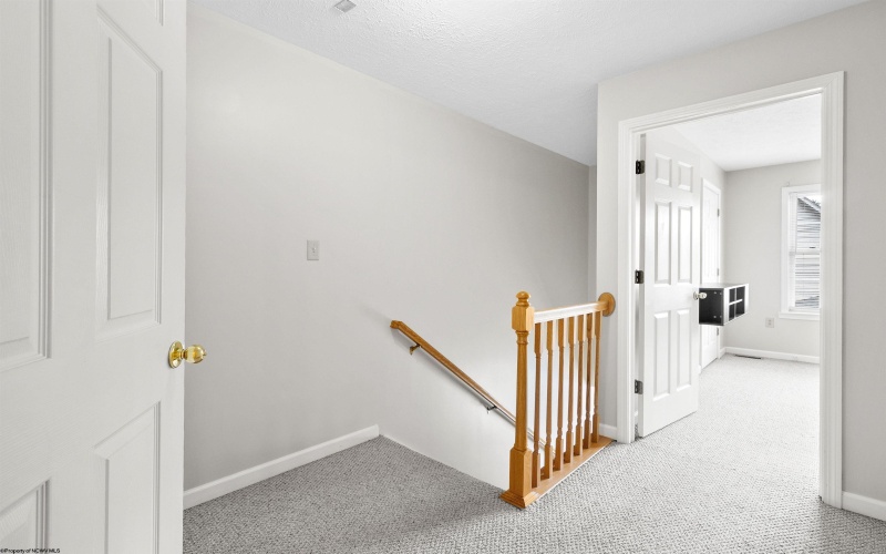 10 Pineview Place, Morgantown, West Virginia 26505, 2 Bedrooms Bedrooms, 4 Rooms Rooms,2 BathroomsBathrooms,Single Family Attached,For Sale,Pineview,10159650