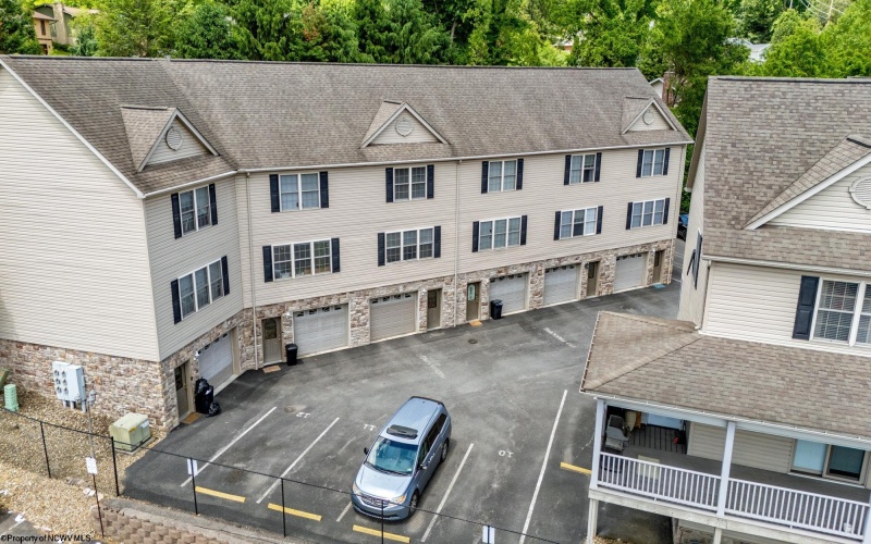 10 Pineview Place, Morgantown, West Virginia 26505, 2 Bedrooms Bedrooms, 4 Rooms Rooms,2 BathroomsBathrooms,Single Family Attached,For Sale,Pineview,10159650