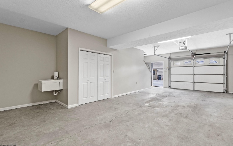 10 Pineview Place, Morgantown, West Virginia 26505, 2 Bedrooms Bedrooms, 4 Rooms Rooms,2 BathroomsBathrooms,Single Family Attached,For Sale,Pineview,10159650