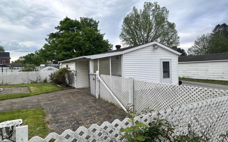 140 Camden Avenue, Buckhannon, West Virginia 26201, 5 Bedrooms Bedrooms, 10 Rooms Rooms,2 BathroomsBathrooms,Single Family Detached,For Sale,Camden,10157329
